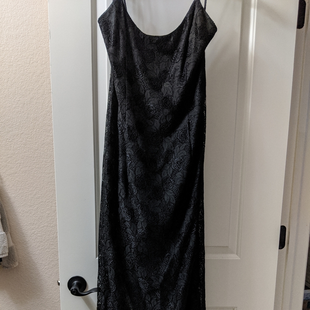 Jessica McClintock Gunnie Sax formal strap dress